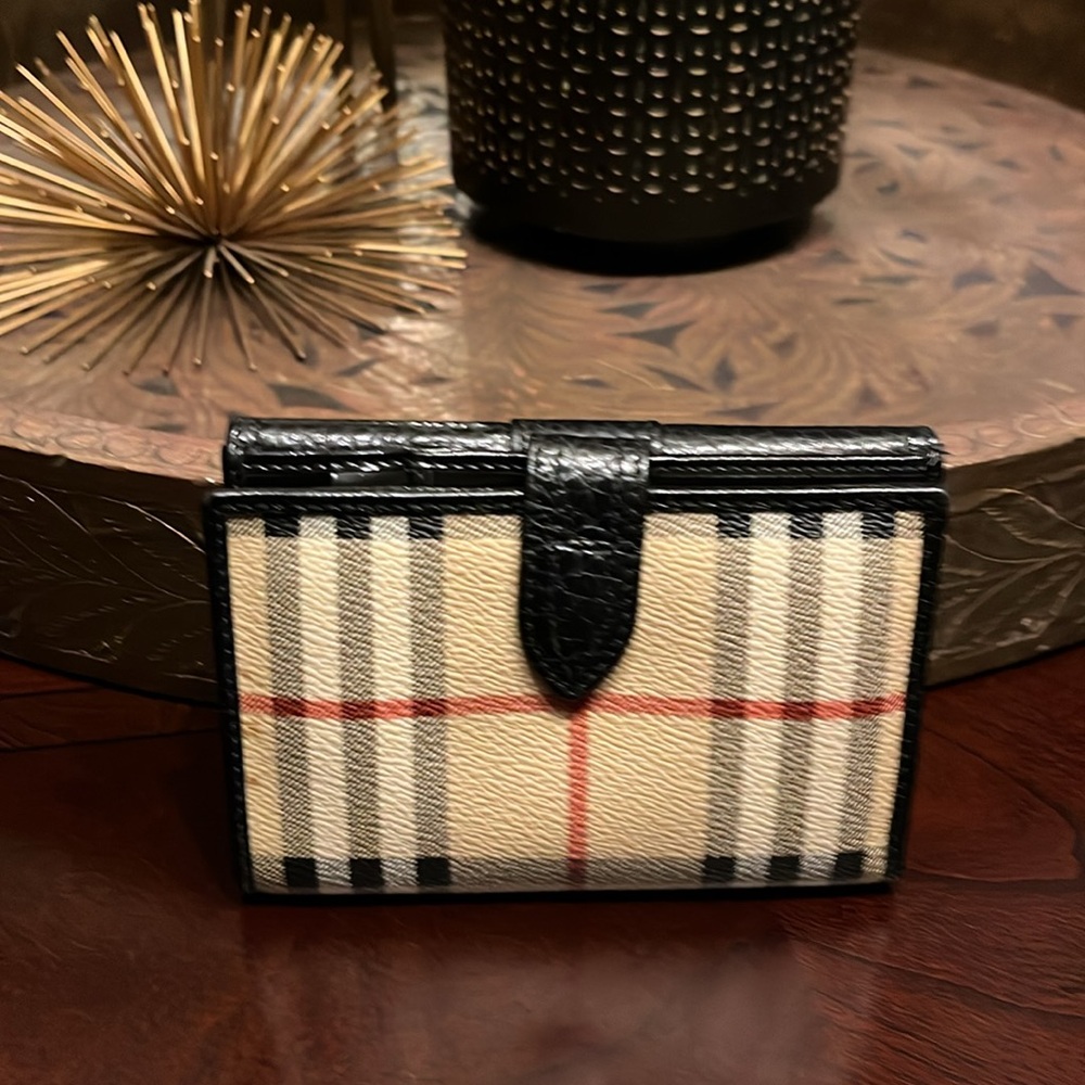 Burberry black leather trim canvas bifold wallet - Picture 2 of 13